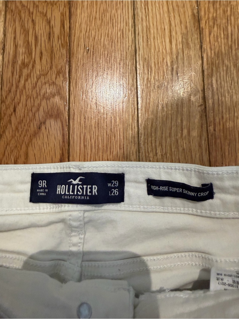 Hollister White High-Rise Super Skinny Crop Jeans
